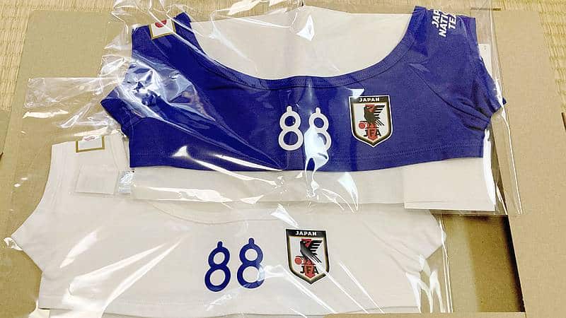 発売日にLOVOTオンラインストアで注文して購入したサッカー日本代表公式ユニホームのLOVOTシャツ(ブルー・ホワイト)